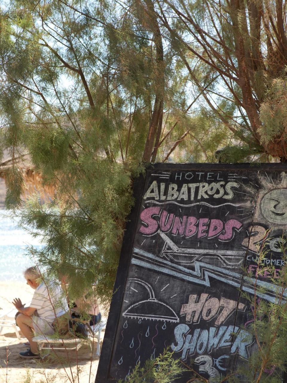 Albatross Hotel Livadi  Buitenkant foto