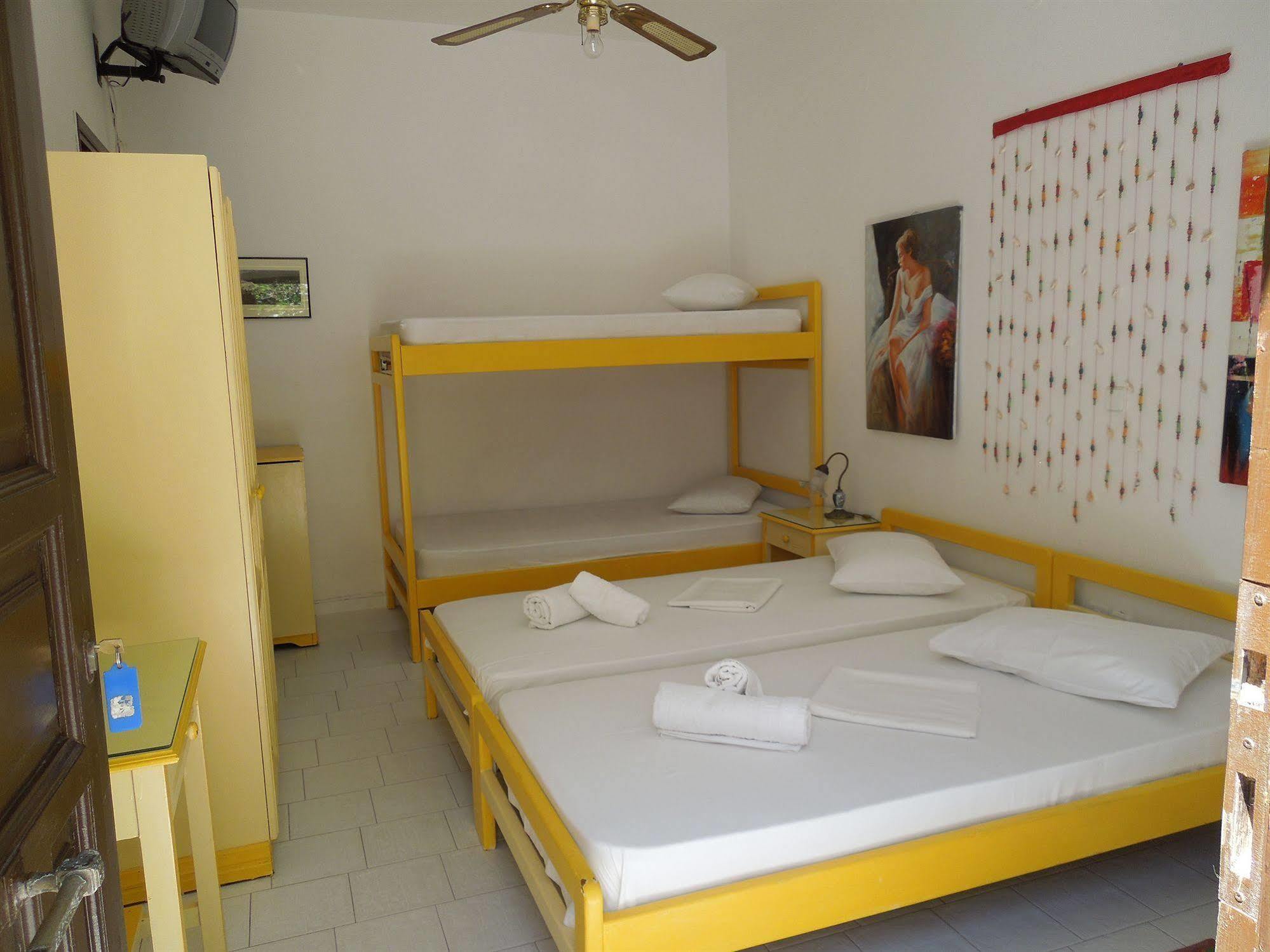 Albatross Hotel Livadi  Kamer foto