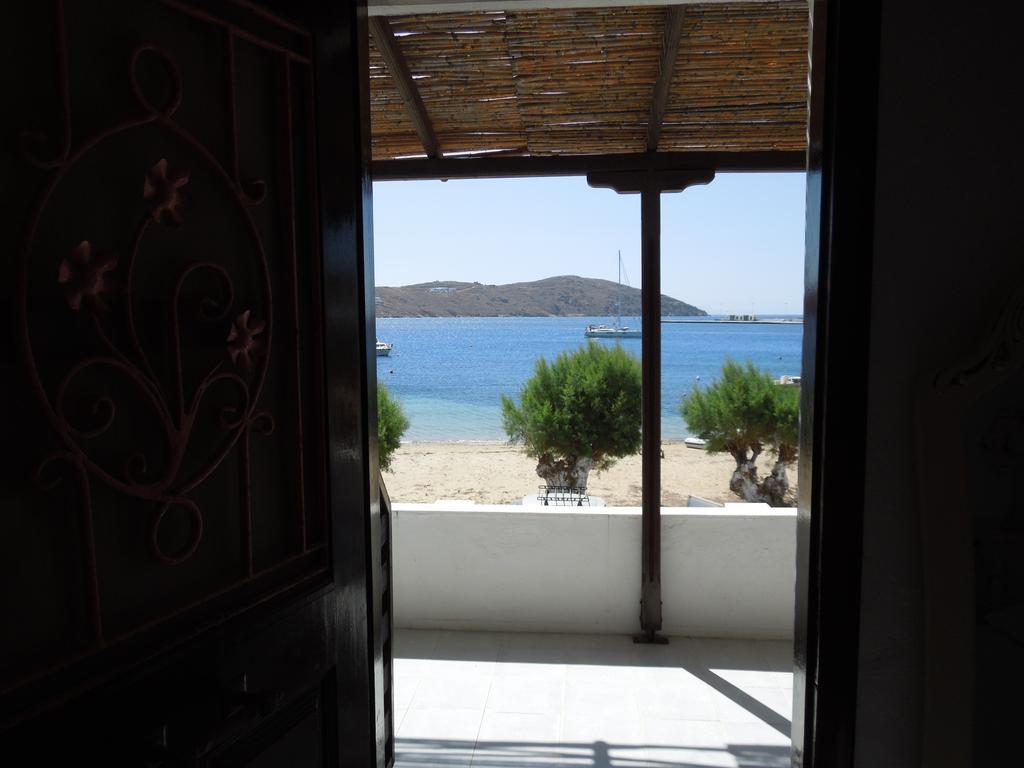 Albatross Hotel Livadi  Buitenkant foto